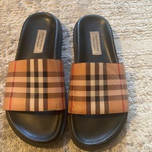 Burberry slides size 36